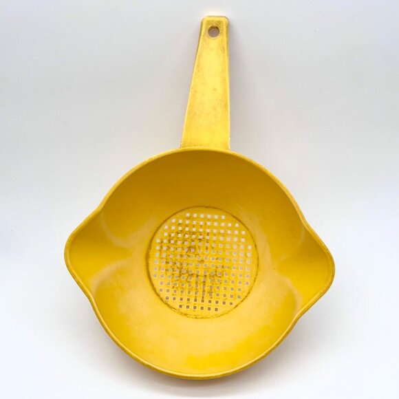 Vintage Tupperware Yellow Colander Strainer - Picture 1 of 10